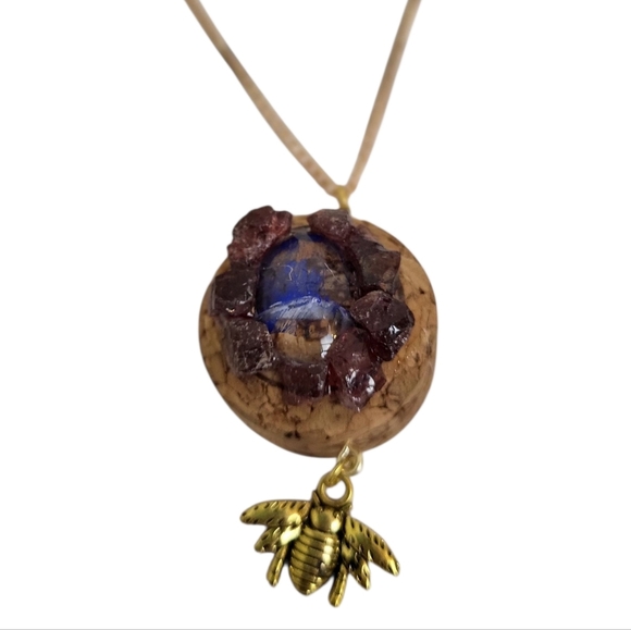 Garnet Chips Cork Bee Pendant Necklace - Picture 1 of 7